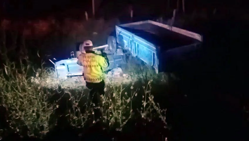 Niğde yolunda gece yarısı kaza Kamyonet alev topuna döndü