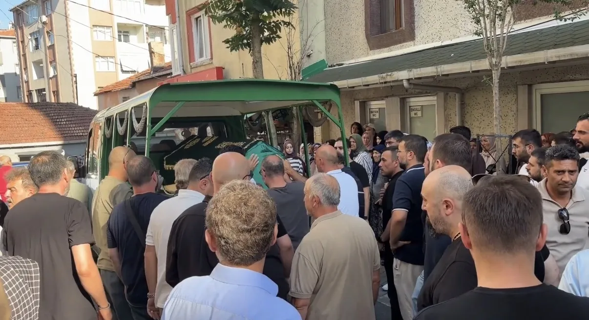Haliç'teki tekne kazasında hayatını kaybeden Yasin Konya toprağa verildi