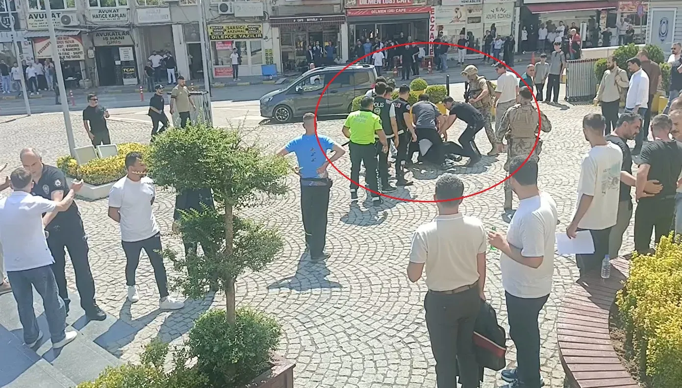 Bursa Adliyesi önünde taraflar birbirine girdi