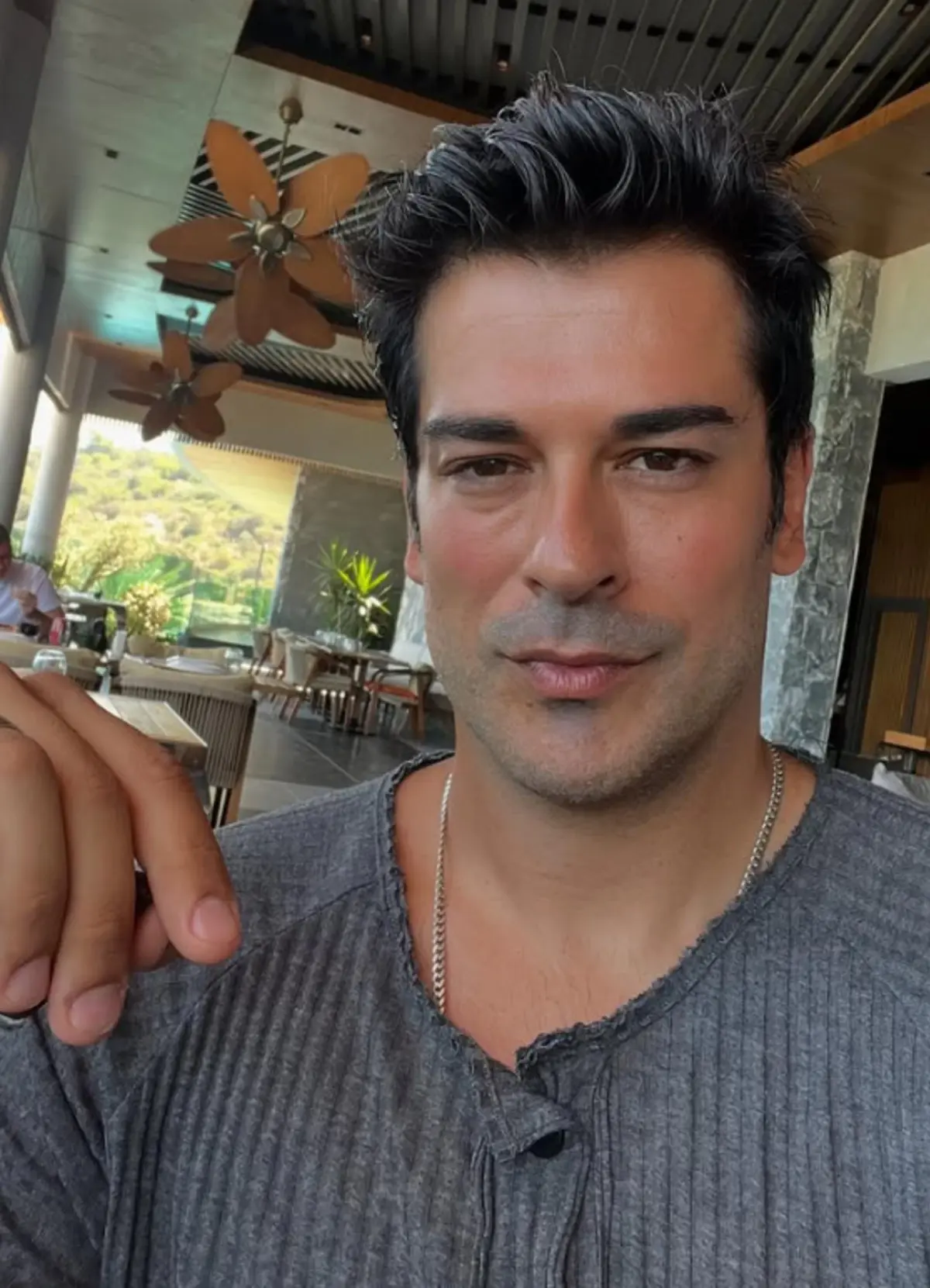 Başrol krizi yaşanmıştı! Burak Özçivit in yeni partneri bakın kim oldu 1