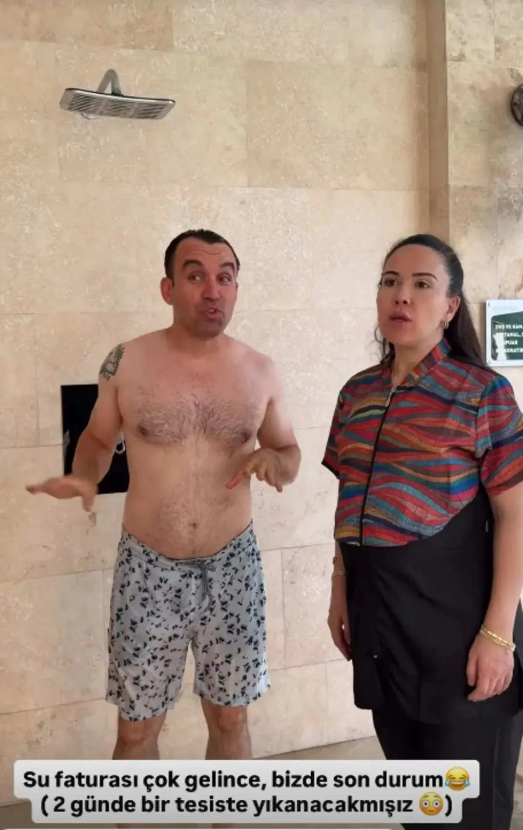 Tayyar Öz lüks malikanesine gelen su faturasını görünce dayanamadı! Özlem Öz ne yapacağını şaşırdı! Burada yıkanacakmışız 3
