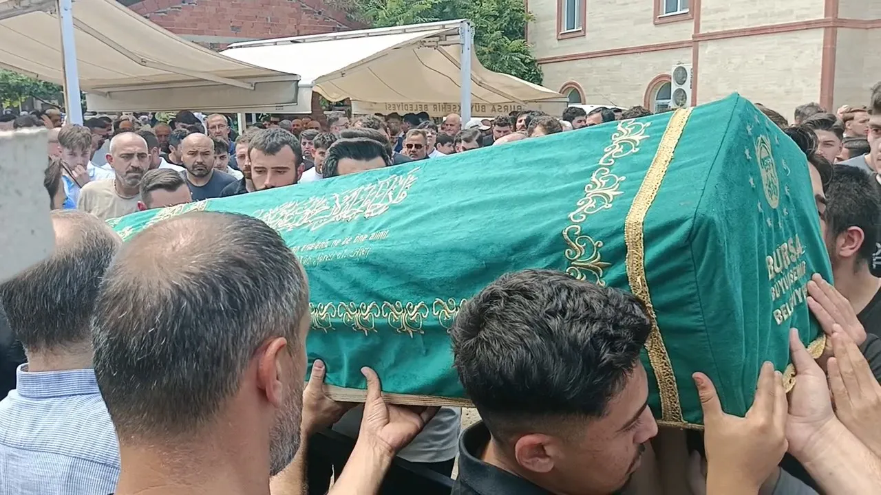 İznik Gölü'nde serinlemek isteyen iki arkadaş hayatını kaybetti