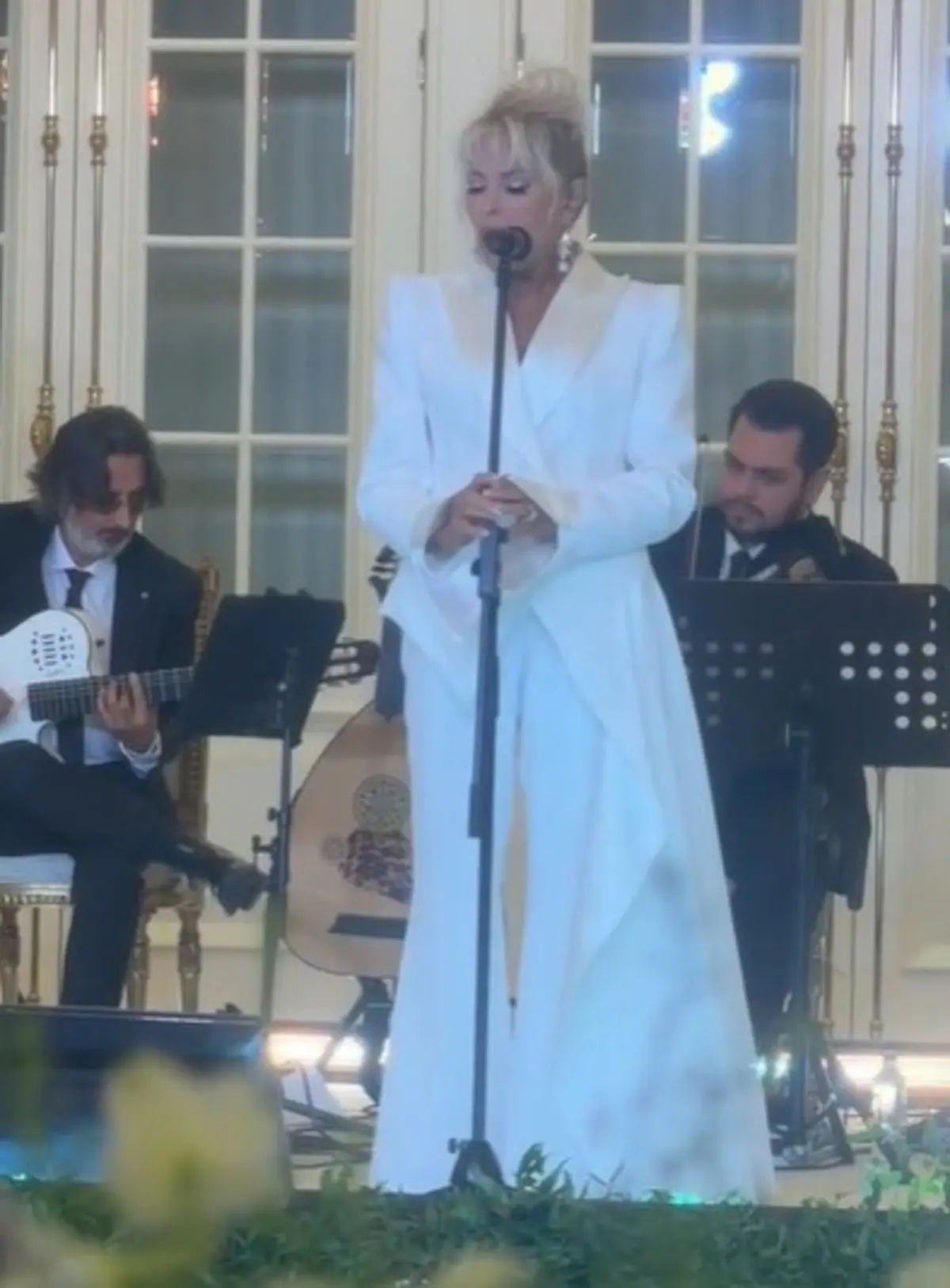 NATO Zirvesi nde Ajda Pekkan sürprizi: First Lady ler için sahneye çıktı 3