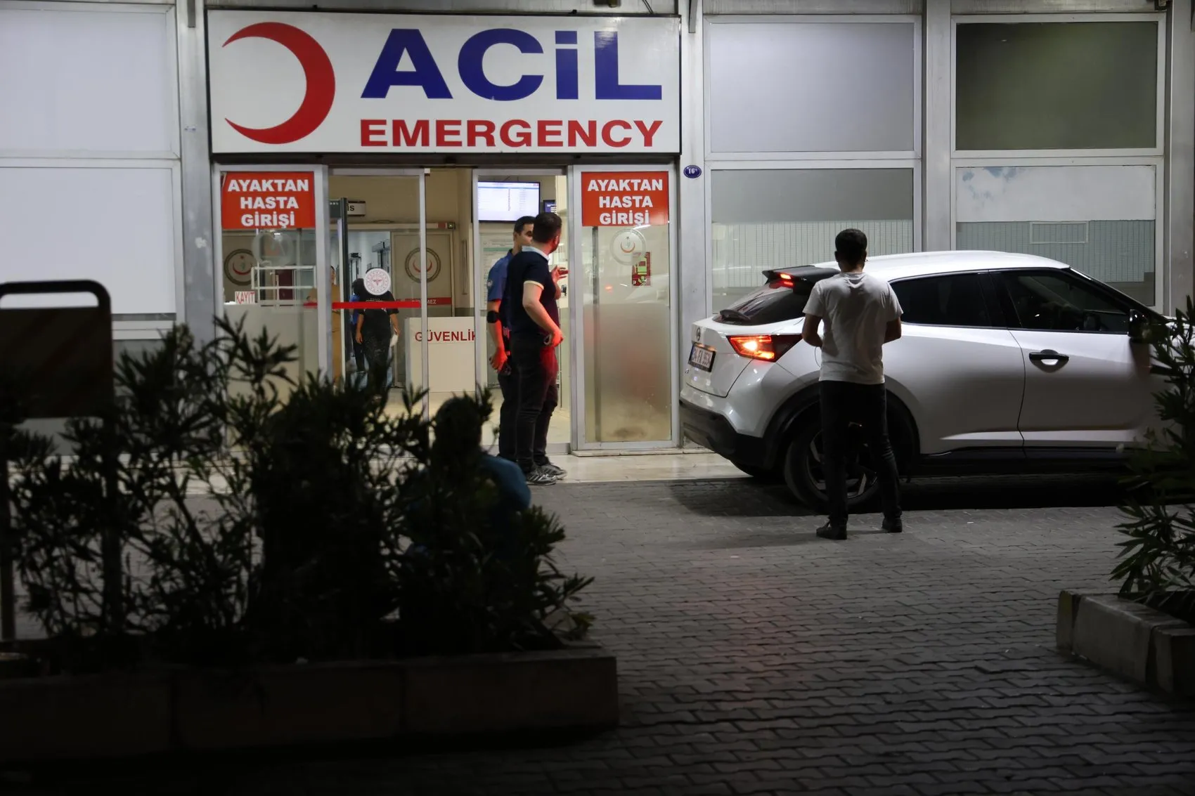 İzmir Havalimanı’nda bıçaklı saldırı dehşeti