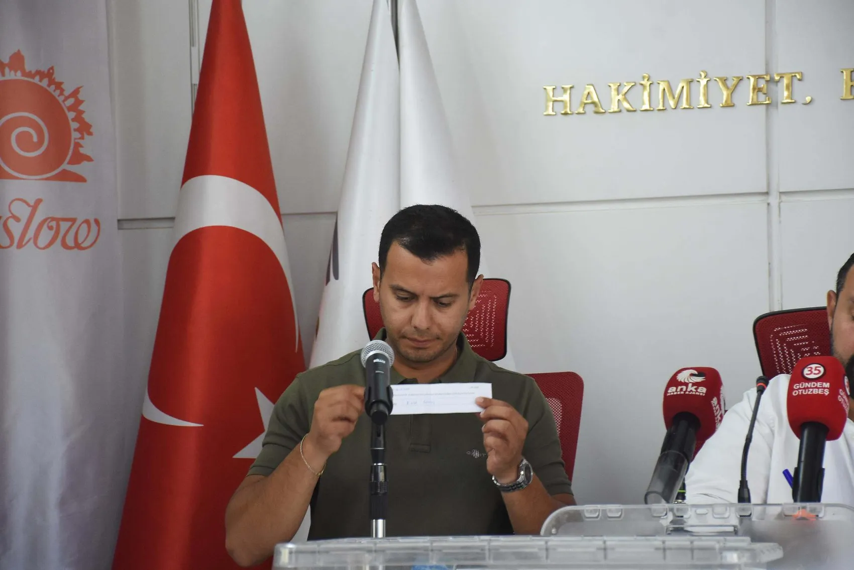 Seferihisar Belediye Meclisi yeni başkan vekilini seçti