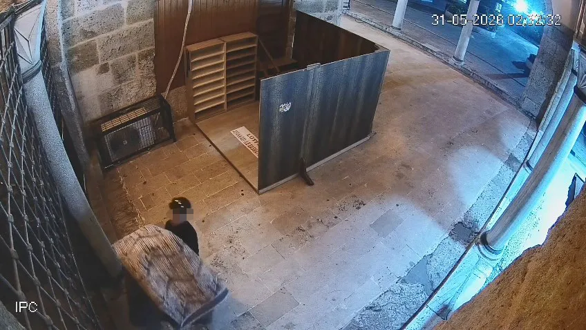 İzmit Yeni Cuma Camii'nde halı hırsızlığına tutuklama