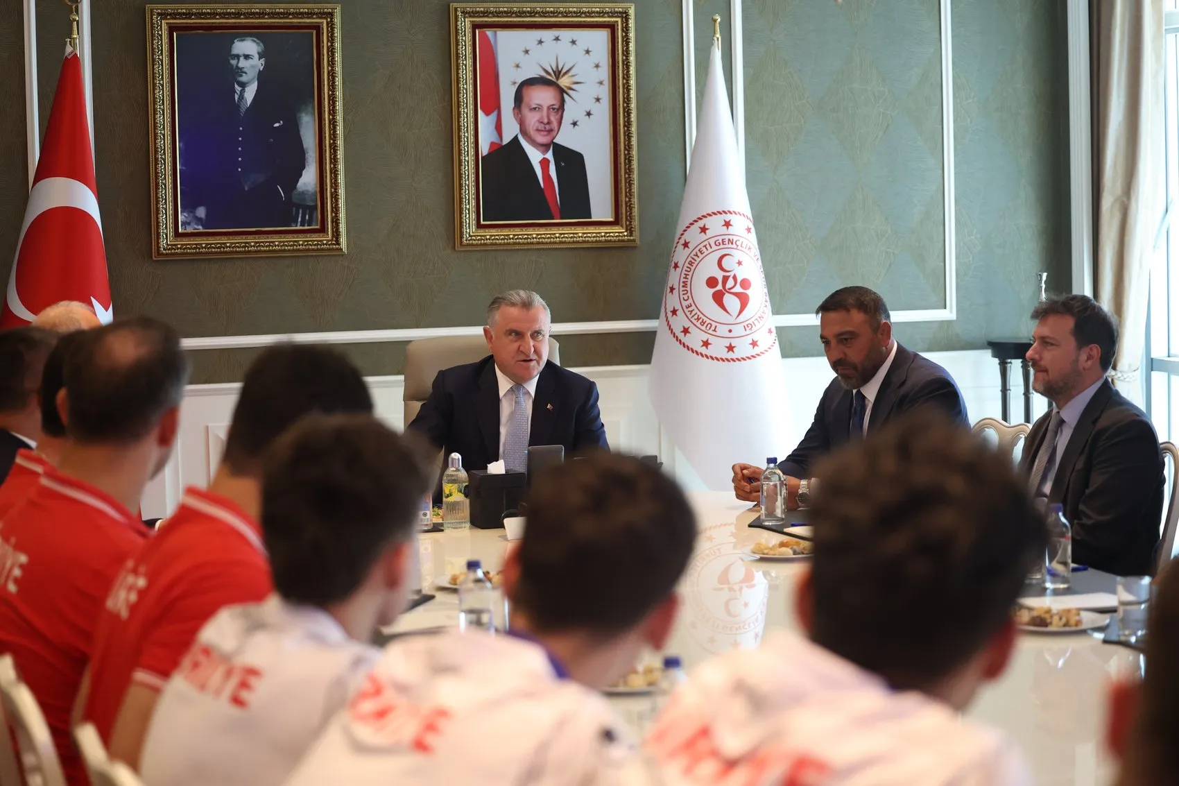 Genç voleybolcular dünya şampiyonu unvanıyla Ankara’ya döndü