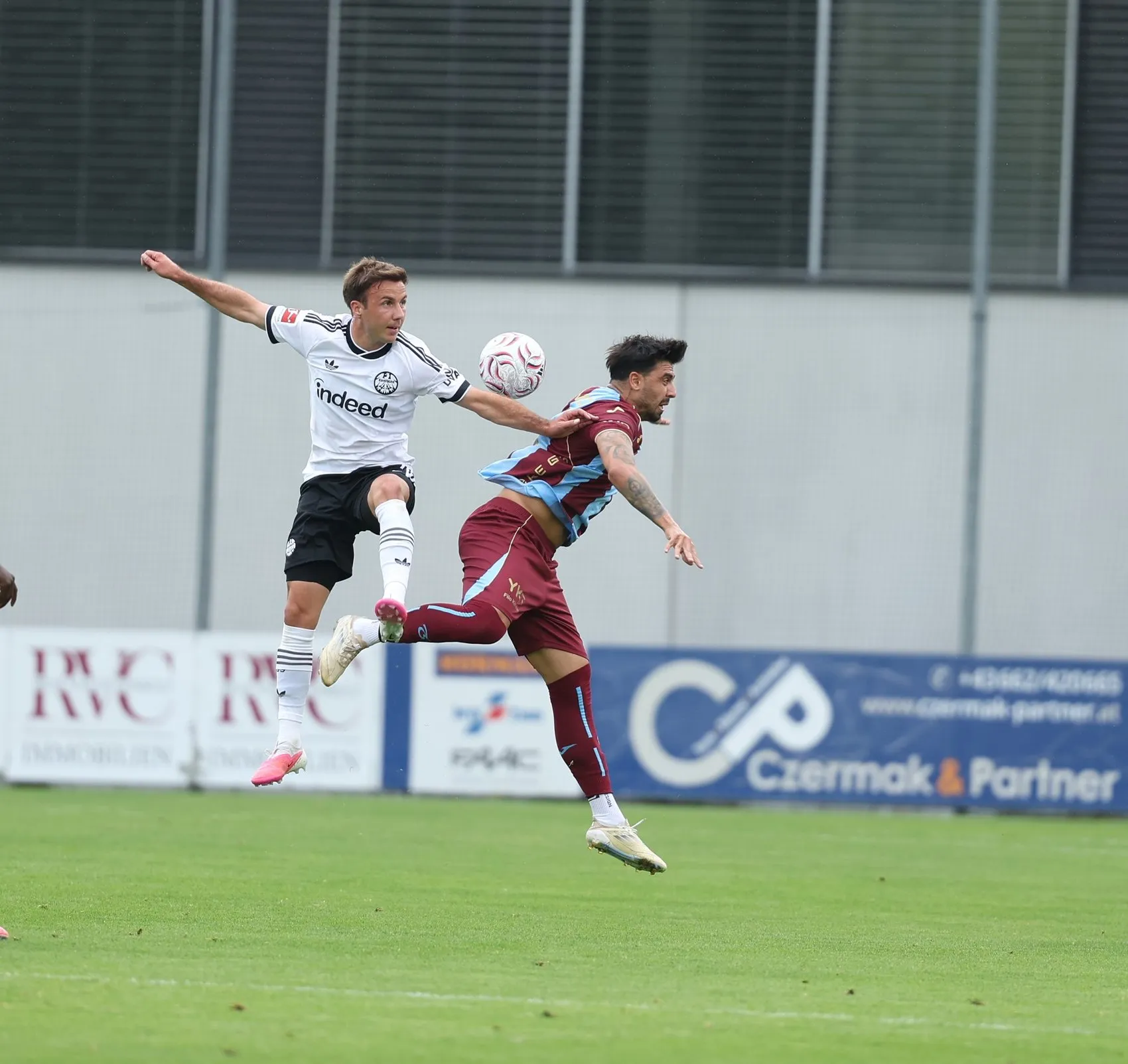 Trabzonspor yeni sezonun ilk sınavında Frankfurt karşısında ağır yara aldı