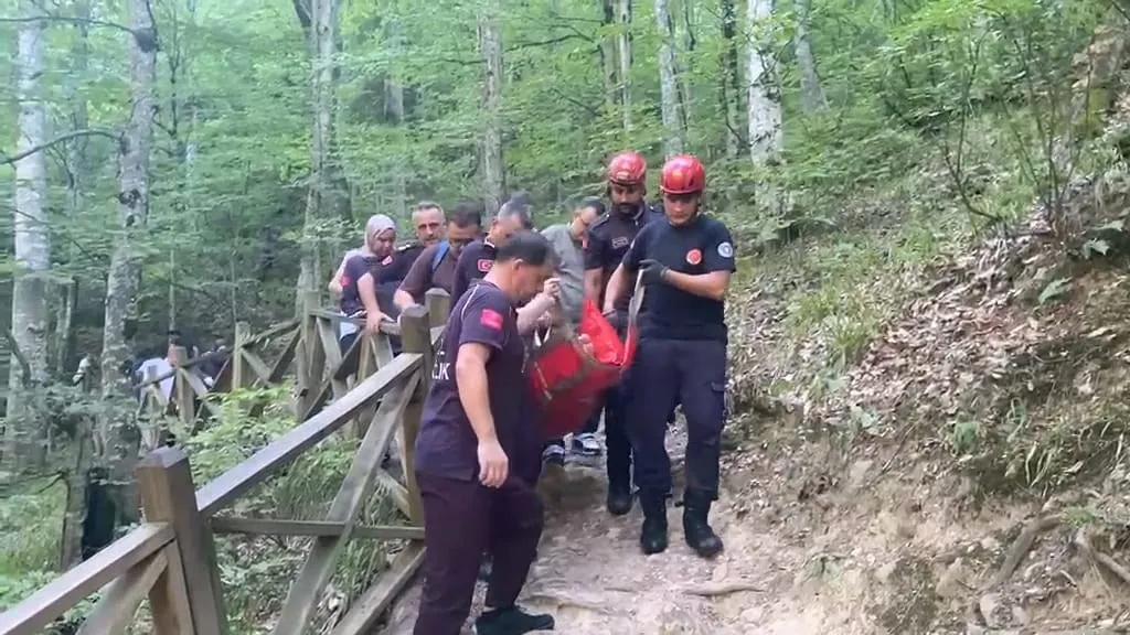 Oylat Şelalesi'nde kaza 3 metre yükseklikten düştü