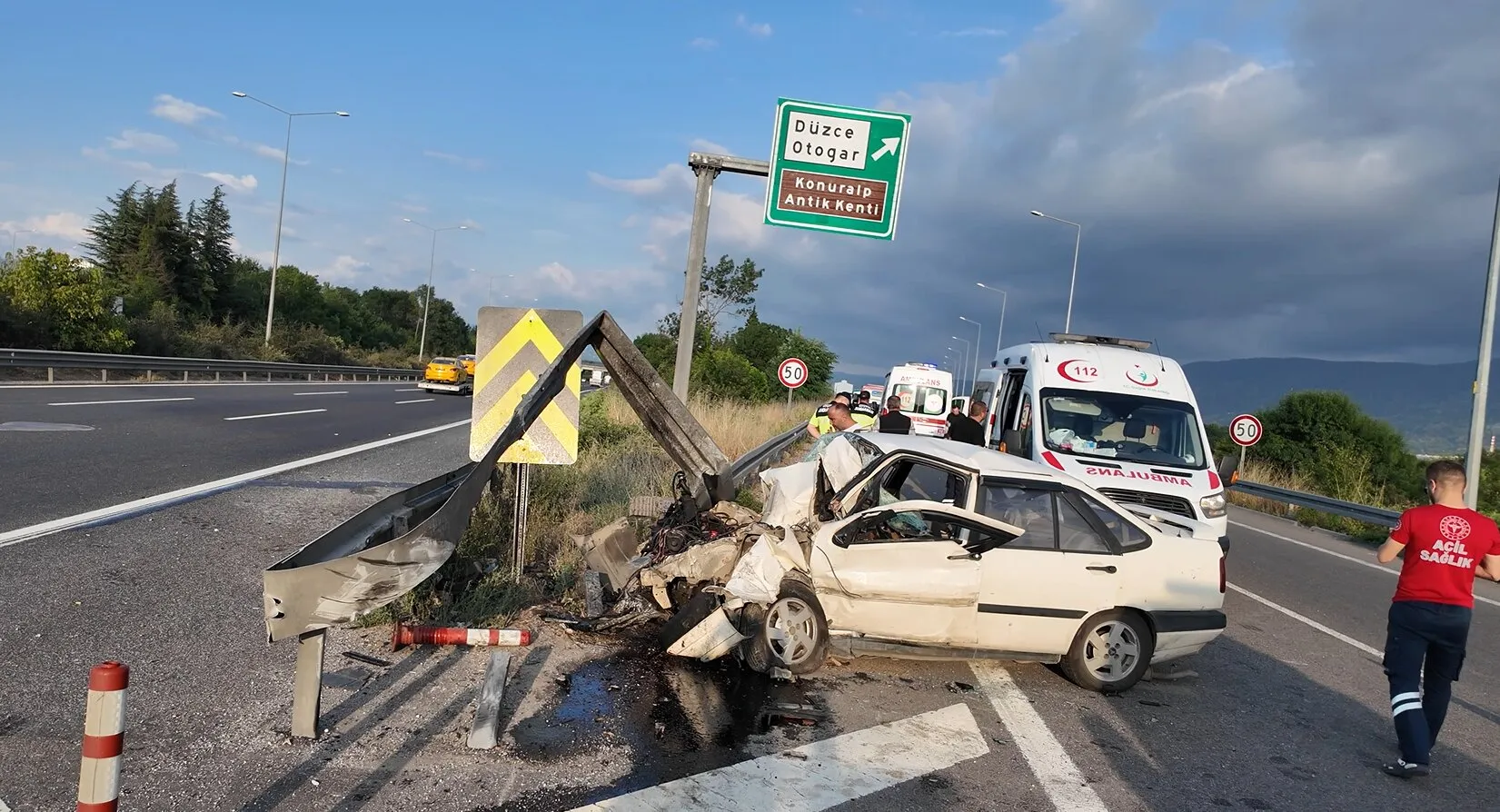 Anadolu Otoyolu’nda kaza 3 kişi yaralandı