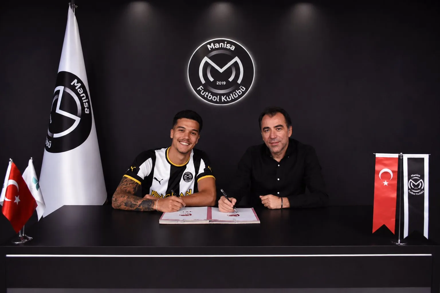 Manisa FK kadrosunu beş yeni isimle güçlendirdi