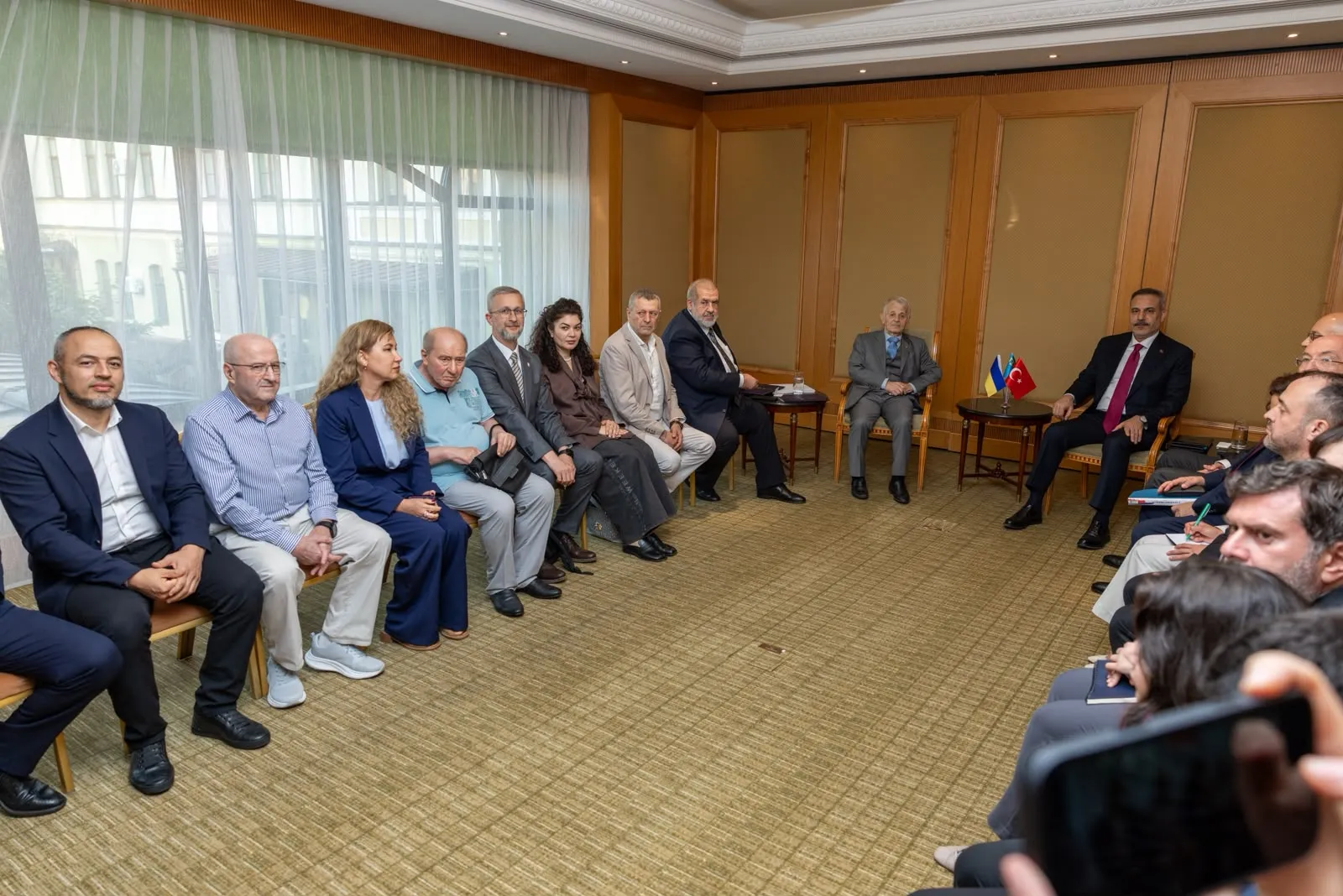 Hakan Fidan Ukrayna mesaisinde Kırım Tatarlarıyla bir araya geldi