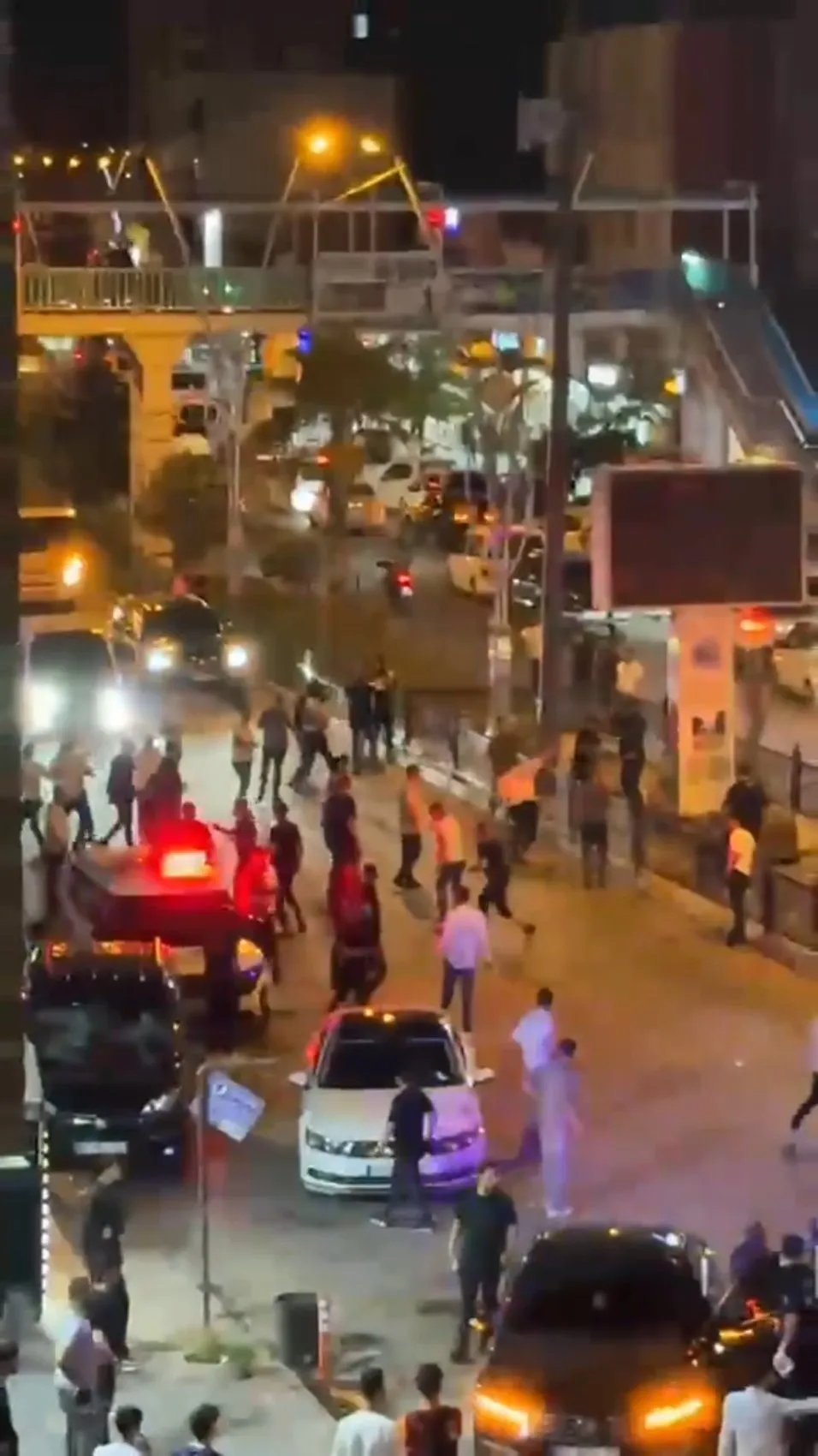 Silopi İpekyolu Caddesi’nde alacak kavgası kameraya yansıdı