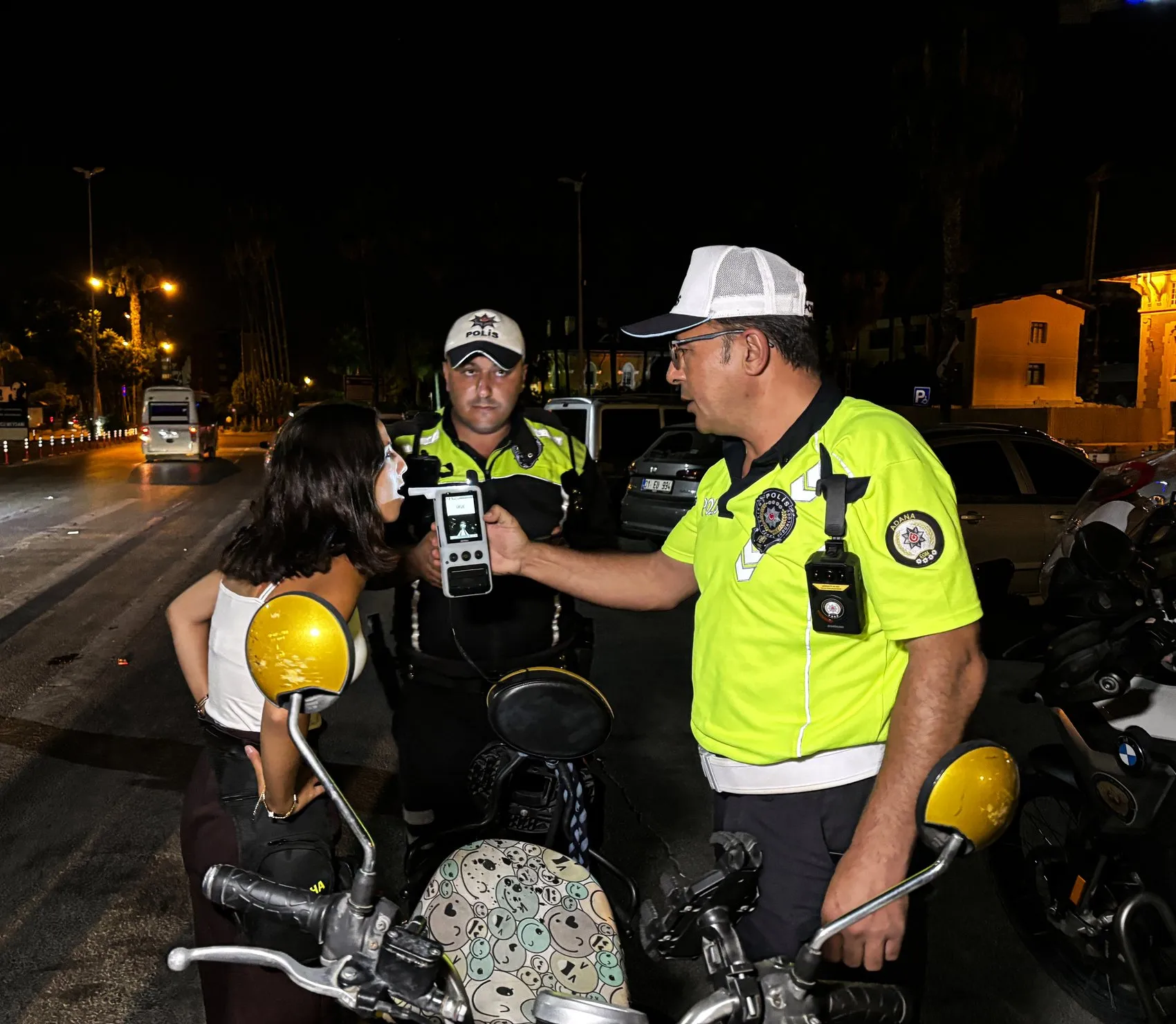 Adana yollarında sıkı denetim 42 sürücüye ceza yağdı