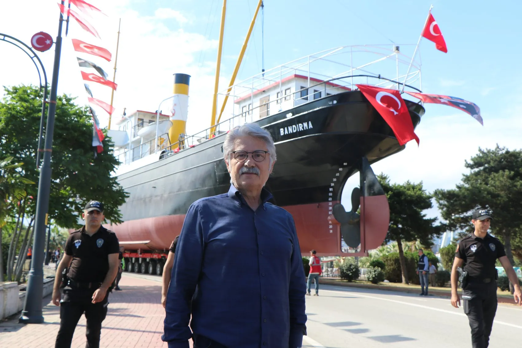 Bandırma Vapuru Samsun sokaklarında tarihi yolculuğuna çıktı