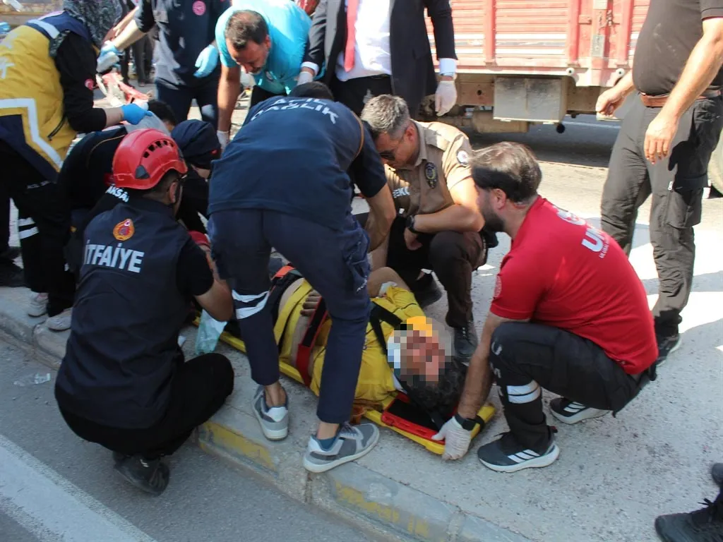 Aksaray’da ağır kaza Kamyonet hafriyat kamyonuna çarptı