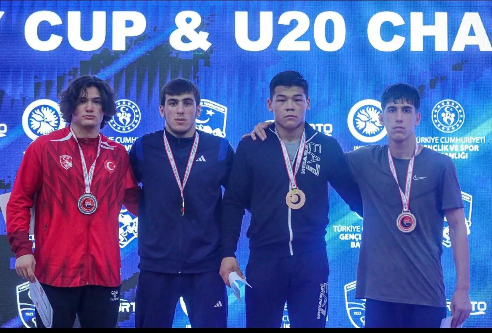İzmirli sporcular yılın ilk yarısını madalyalarla kapattı