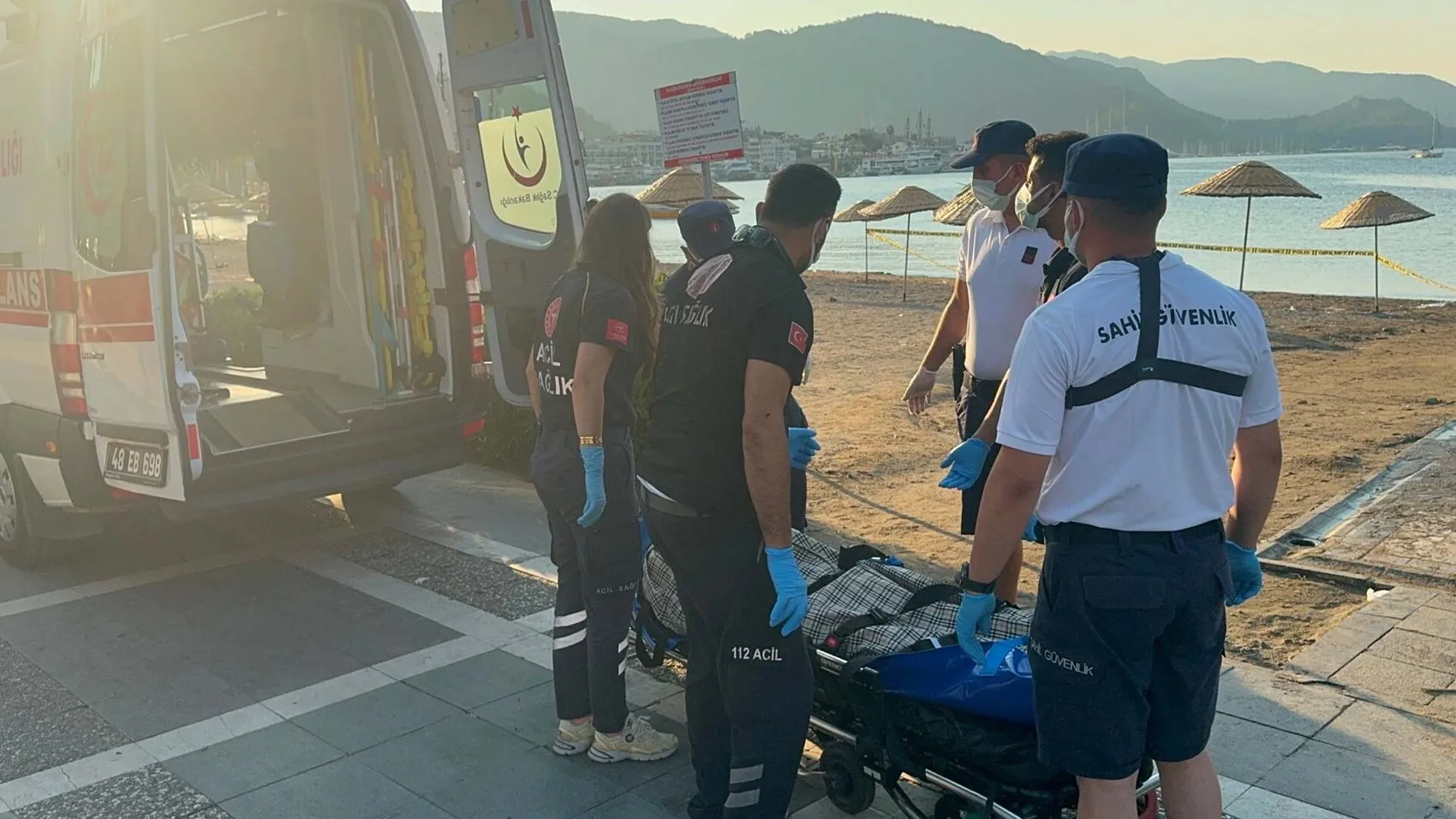 Marmaris Halk Plajı'nda deniz yüzeyinde cansız beden bulundu