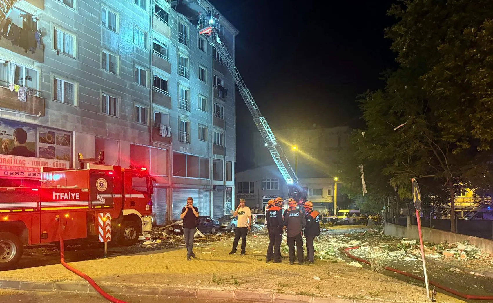 Çorlu'da apartman dairesinde patlama 2 kişi hayatını kaybetti