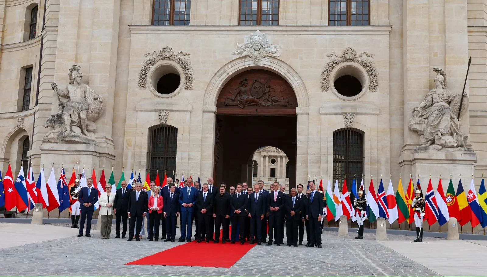 Hakan Fidan Paris'te Ukrayna için masaya oturdu