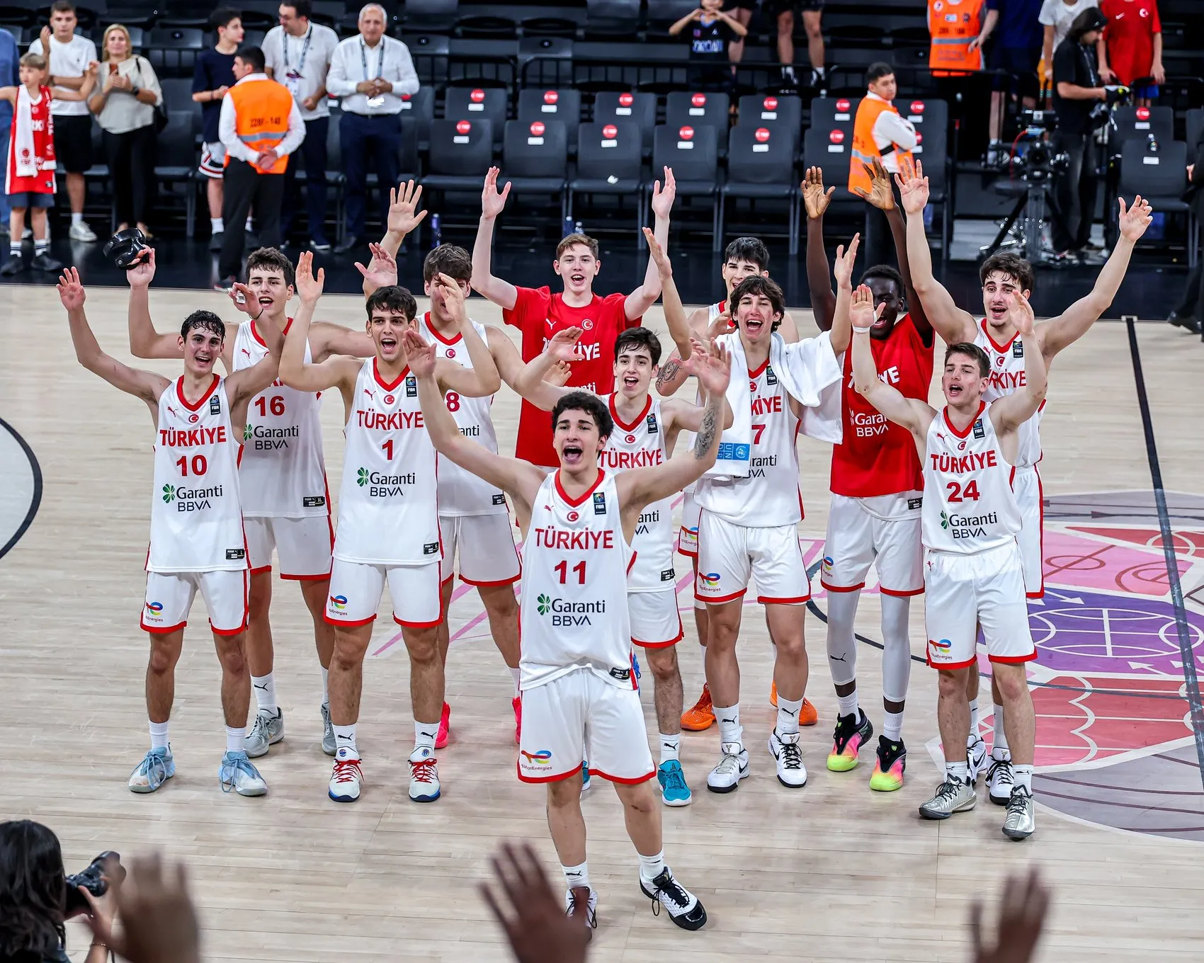 U17 Milli Basketbol Takımı çeyrek final biletini kaptı