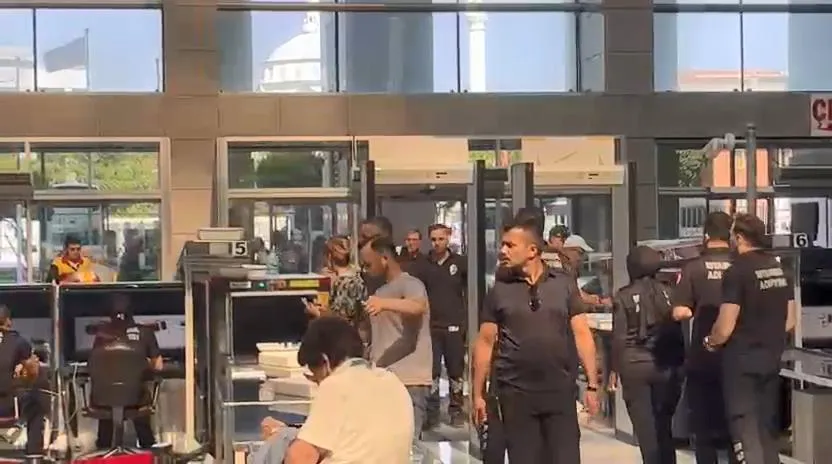 Gülben Ergen Ahbap soruşturması kapsamında adliyeye ifade vermeye geldi