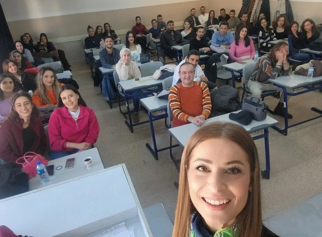 48 yaşındaki Ali İslam üniversiteleri birincilikle bitiriyor