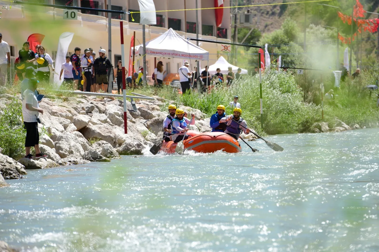 Çatak sularında rafting heyecanı sona erdi