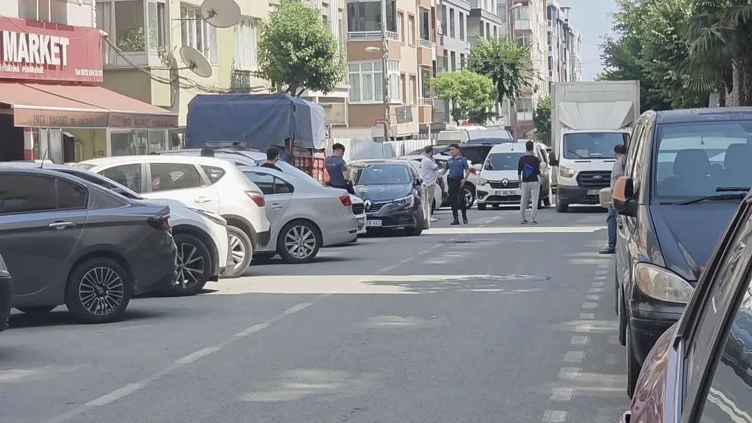 Küçükçekmece'de market sahibine sokak ortasında silahlı saldırı