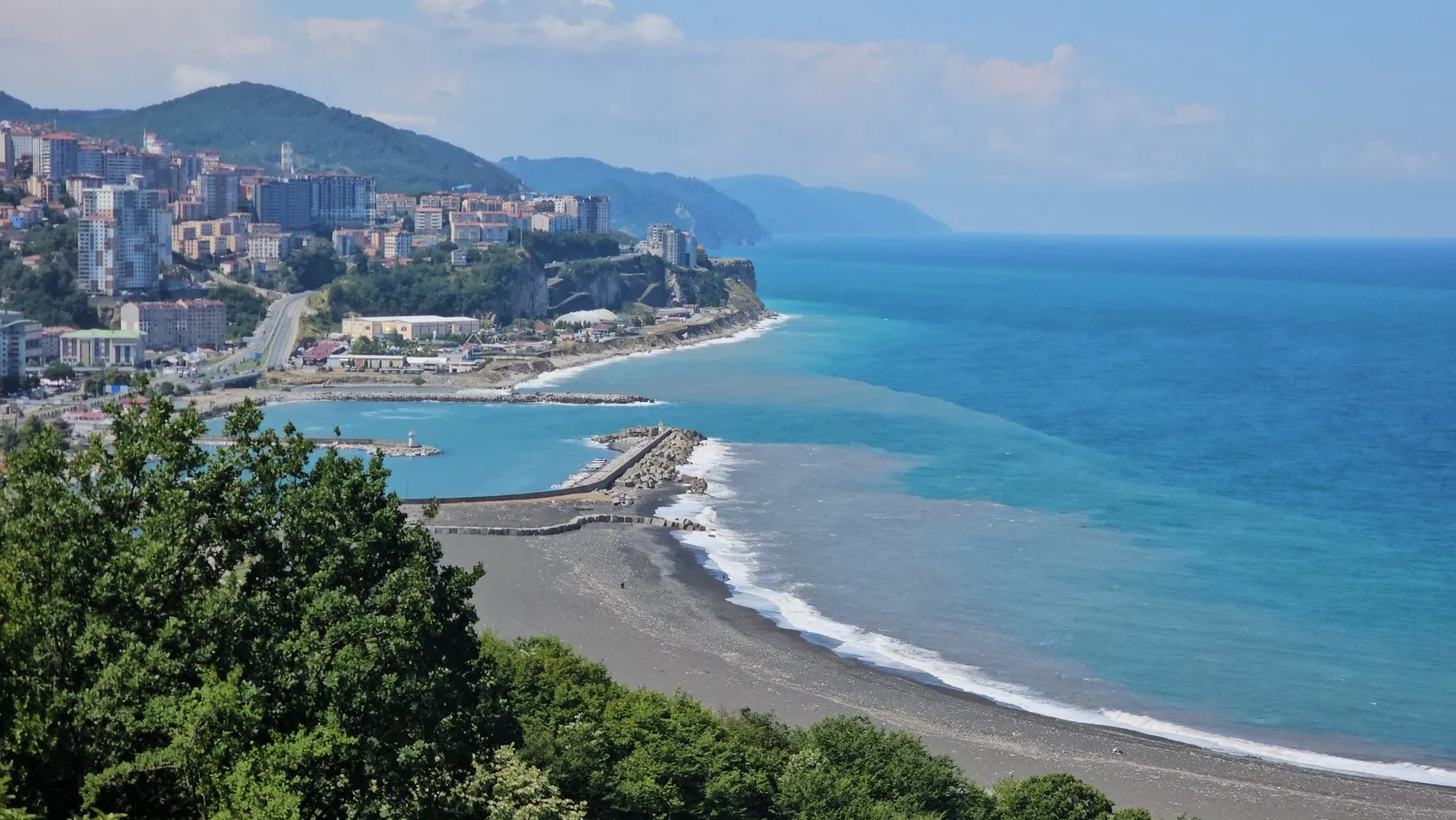Zonguldak kıyılarında deniz iki gündür çamura büründü