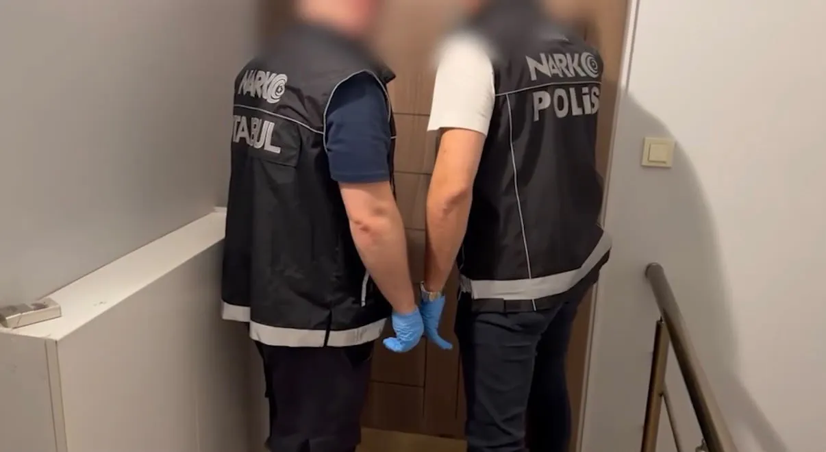 İstanbul narkotik ekipleri üç ilçede uyuşturucu baskını yaptı