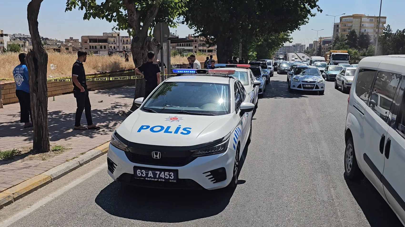 Şanlıurfa'da durakta dehşet Boşanma aşamasındaki eşini vurdu