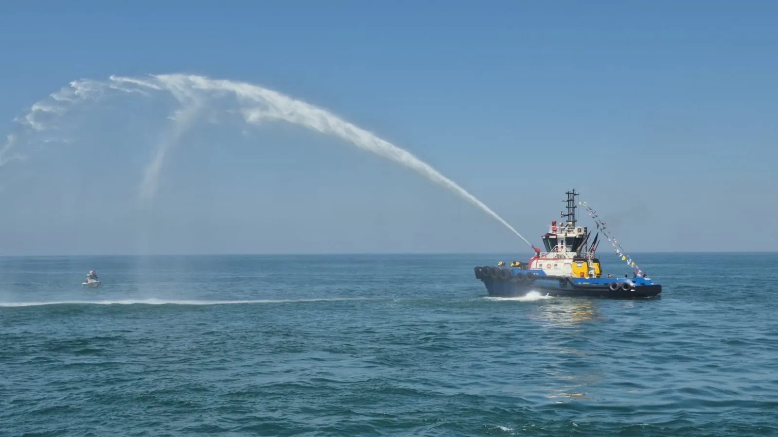 Zonguldak kıyılarında renkli deniz gösterisi