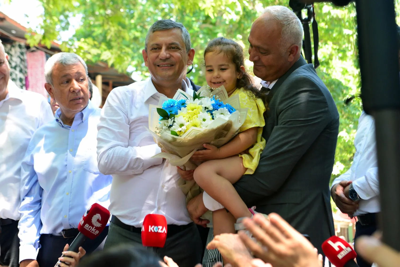 Özgür Özel Adana’da meydan okudu