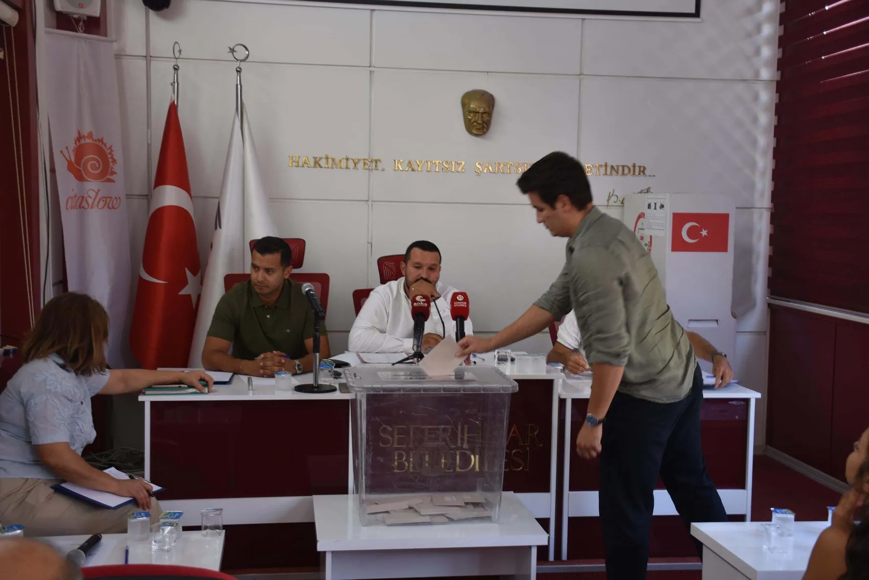 Seferihisar Belediye Meclisi yeni başkan vekilini seçti