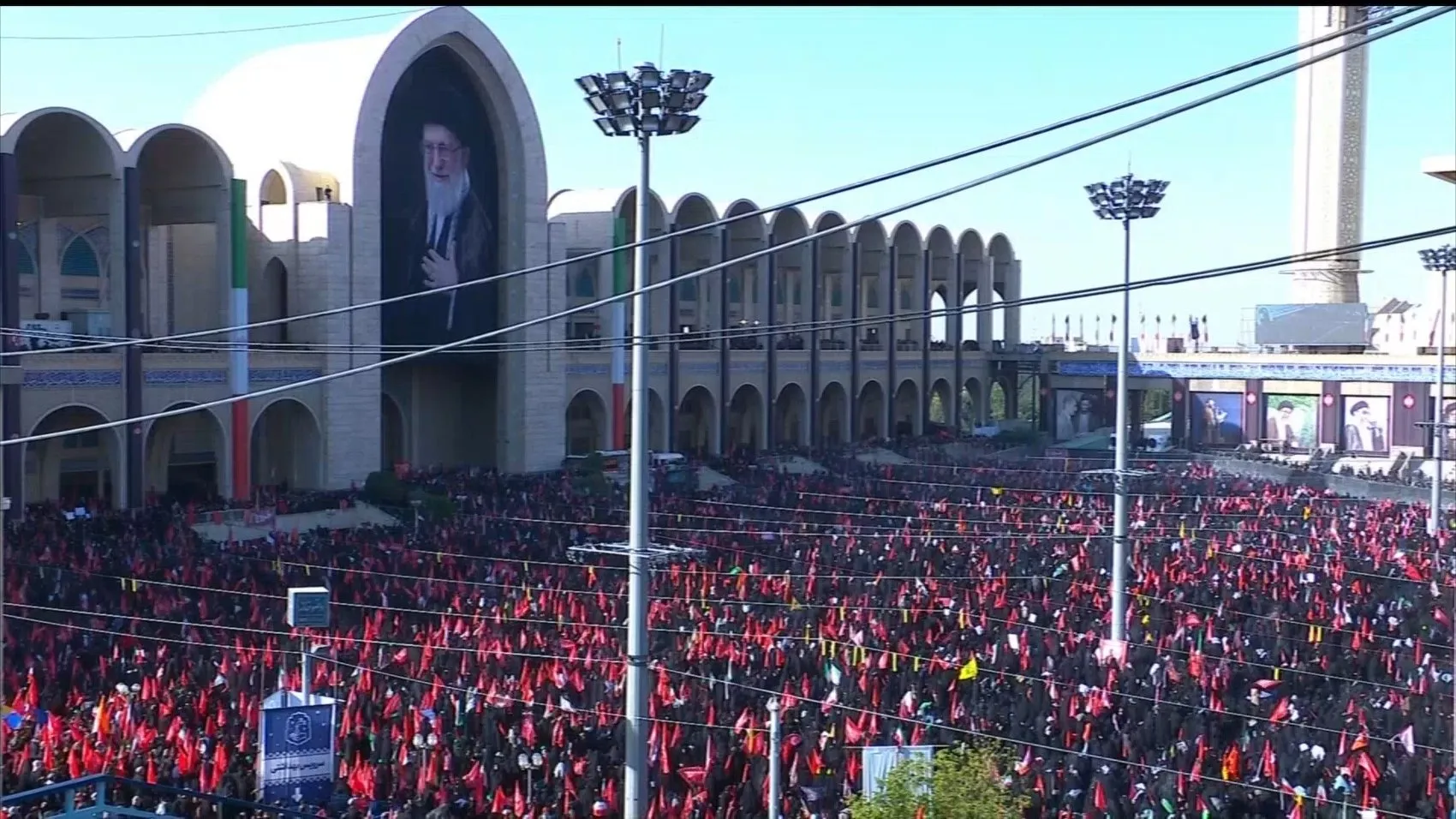 Tahran Hamaney için yas tutuyor