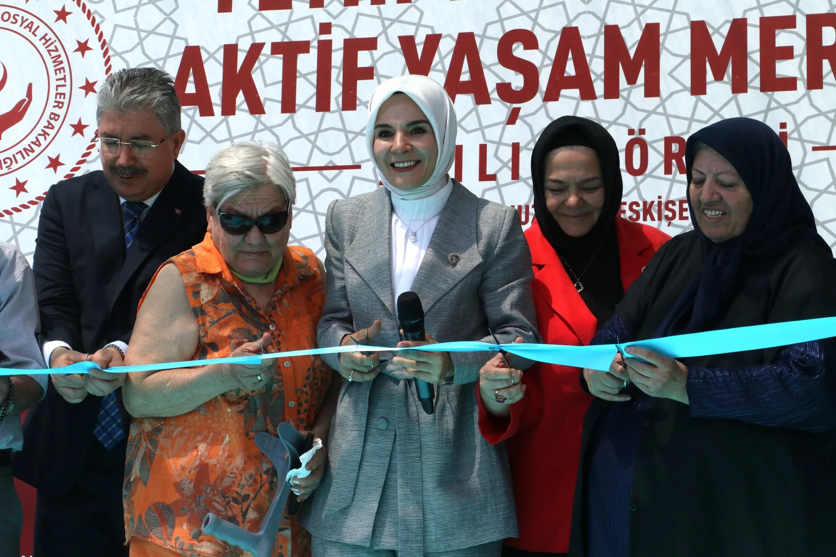 Yaşlılar İçin Gündüz Bakım Merkezleri Yaygınlaşıyor