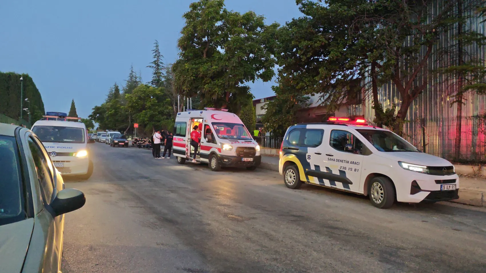 Eskişehir Organize Sanayi Bölgesi'nde gece vakti fabrika yangını