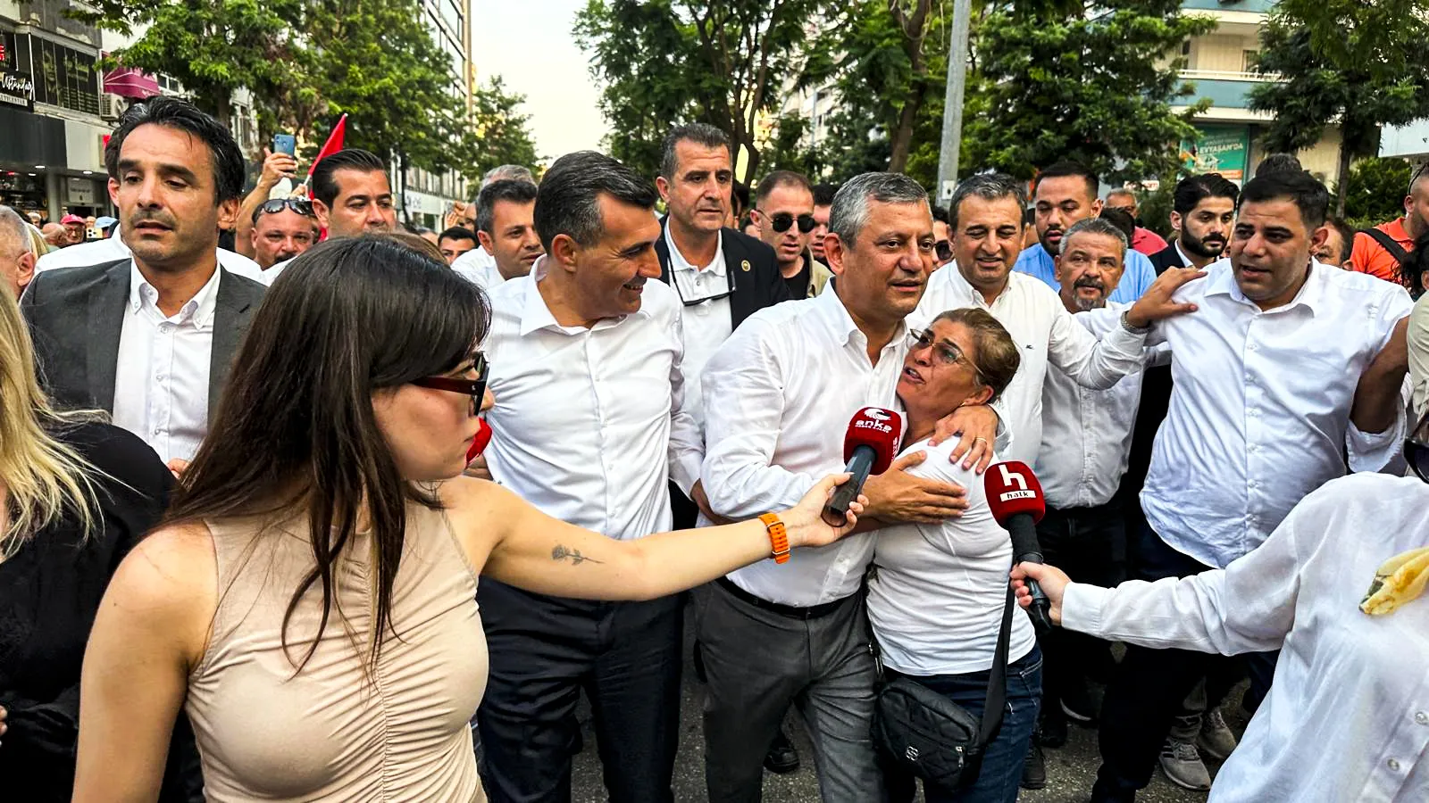Özel'den operasyon tepkisi İktidar yürüyüşümüzü durduramayacaklar