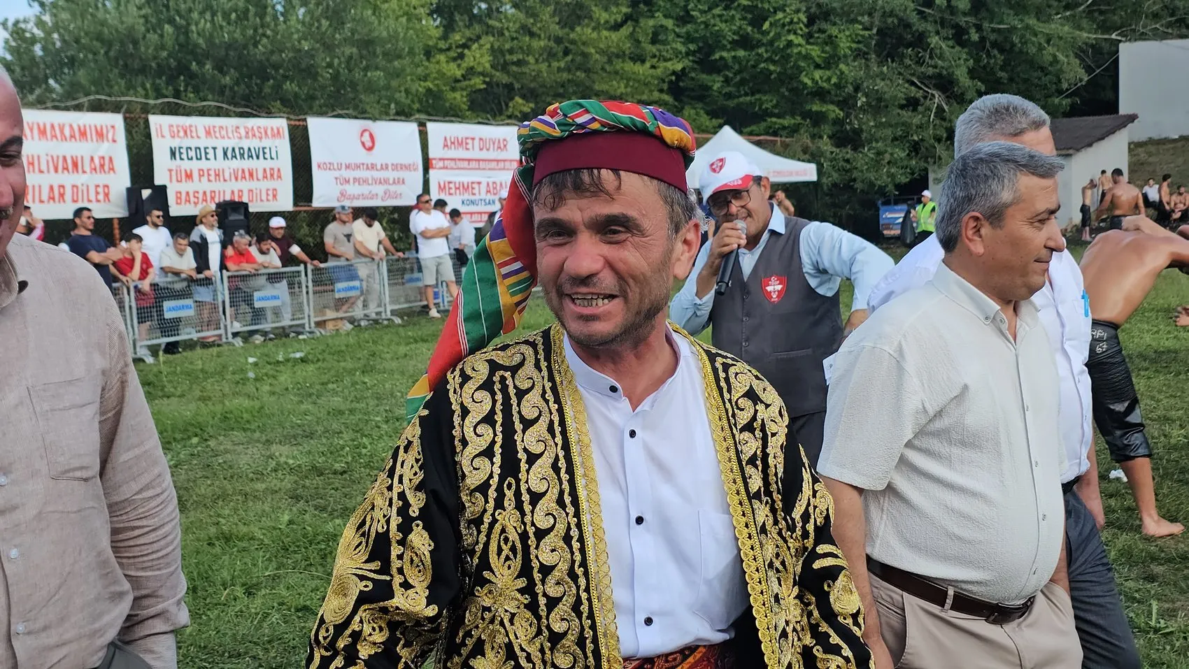 Zonguldak Dağköy güreşlerinde gergin anlar