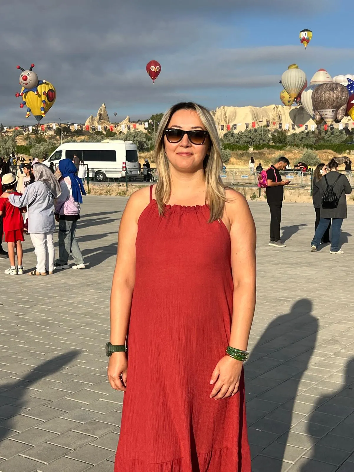 Kapadokya semaları ilginç figürlü balonlarla şenlendi