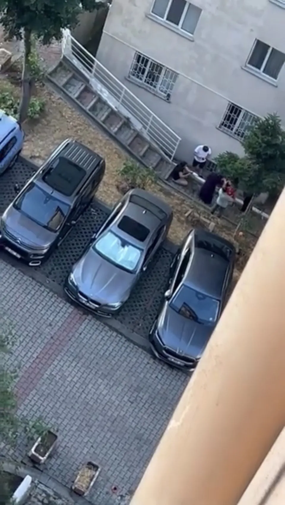 Kağıthane'de 9'uncu kattan düşen bebek hayatını kaybetti