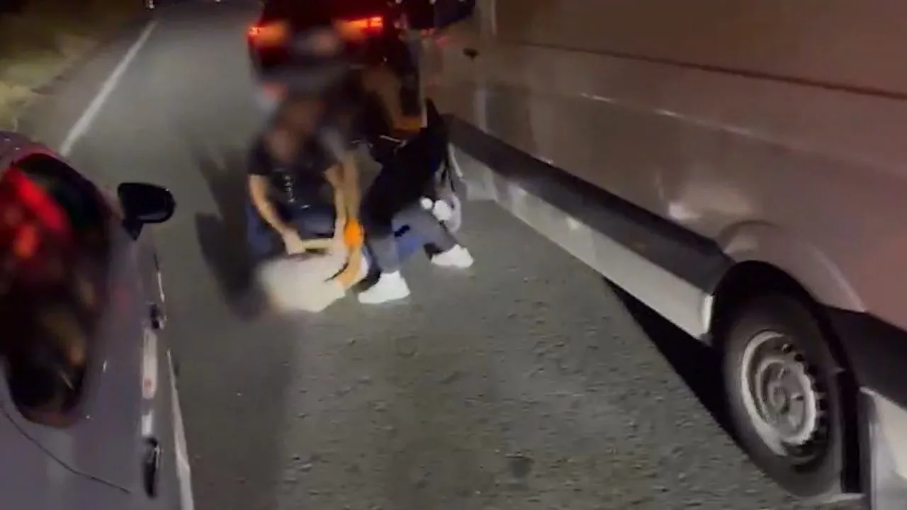İstanbul narkotik ekiplerinden iki ilçede eş zamanlı zehir operasyonu