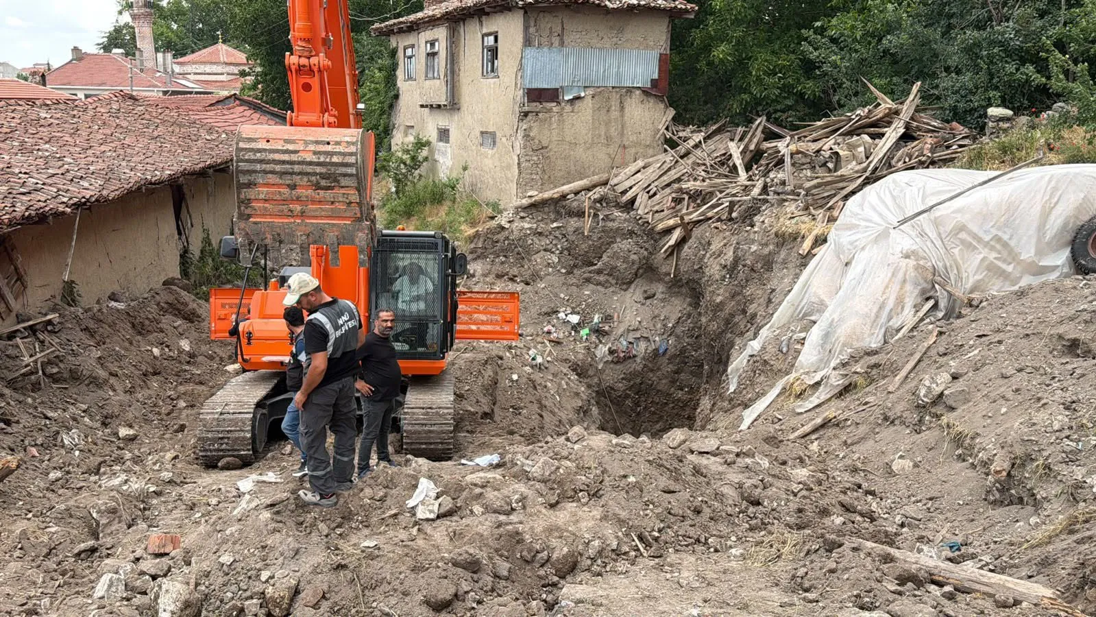 Eskişehir’de define hüsranı 12 metrelik tünel mezar oldu