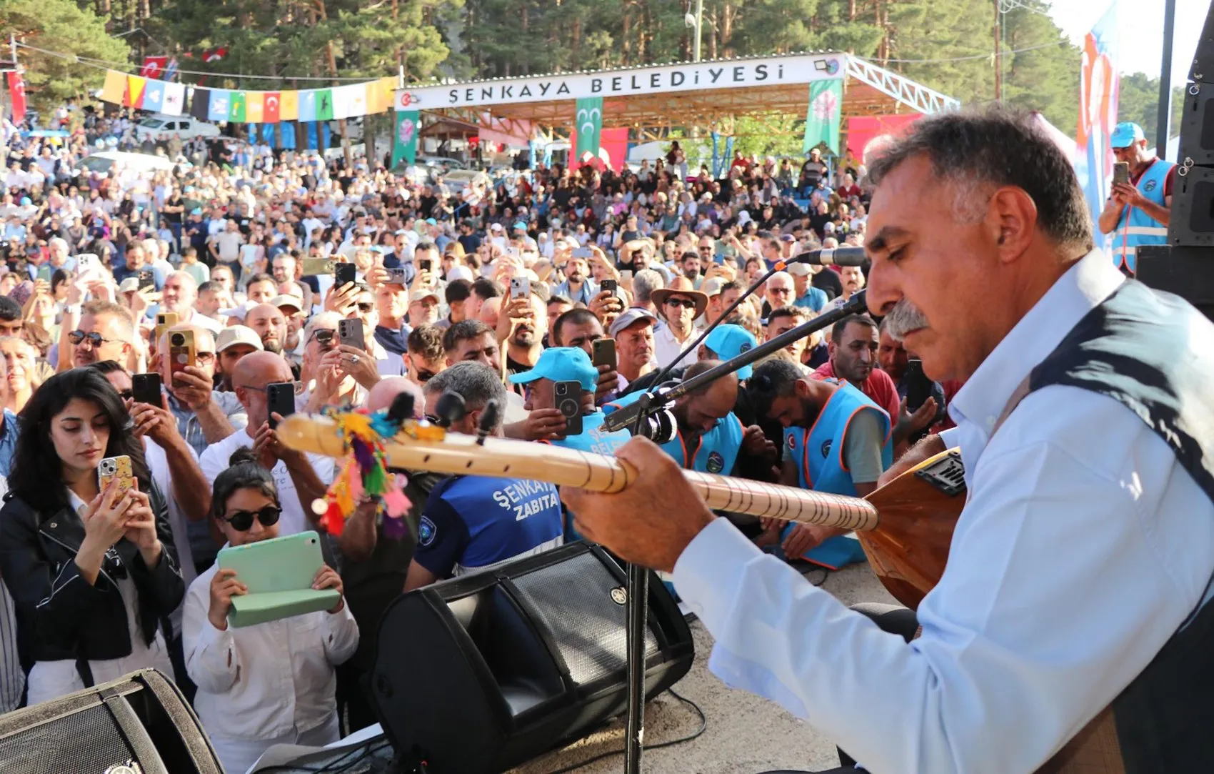 Erzurum Şenkaya’da 20 bin kişi bal festivalinde buluştu