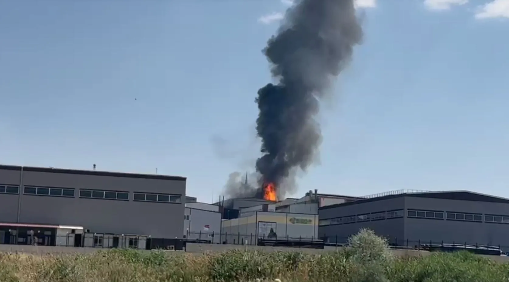 Kahramankazan sanayi bölgesinde büyük fabrika yangını