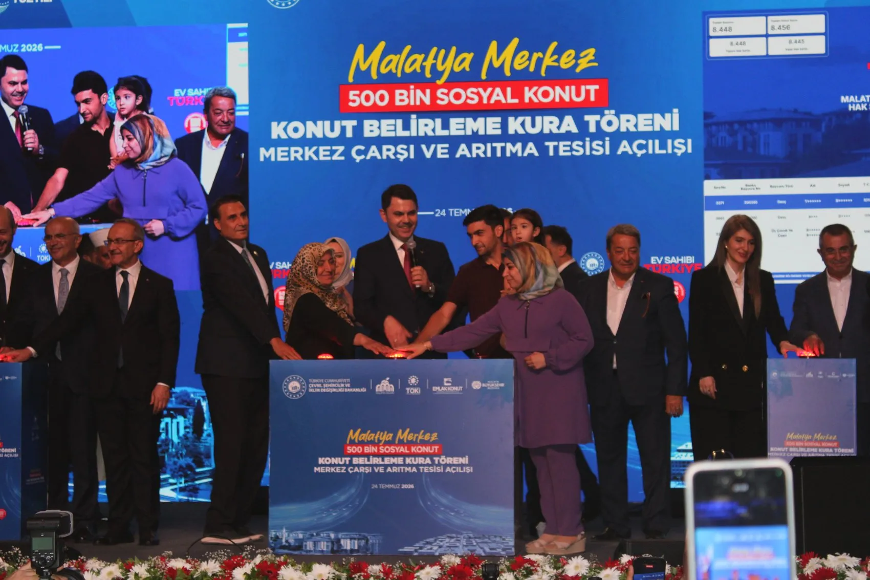 Bakan Kurum Malatya'da deprem konutlarını teslim etti