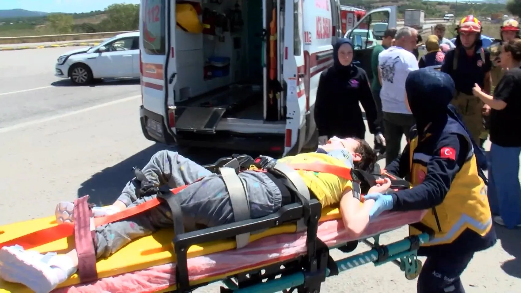 Pendik Şile Yolu üzerinde dikkatsizlik iki otomobili birbirine çarptırdı