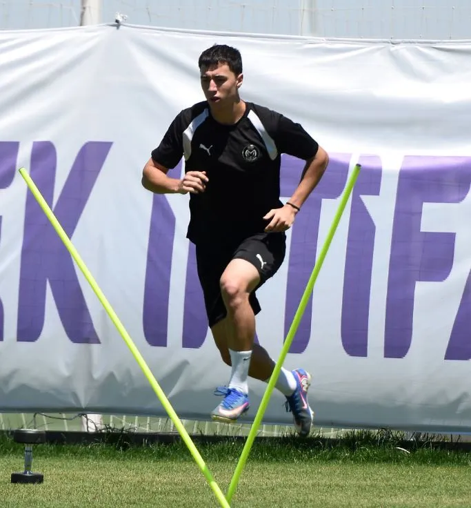 Manisa FK yeni sezon için Erciyesin zirvesinde ter döküyor