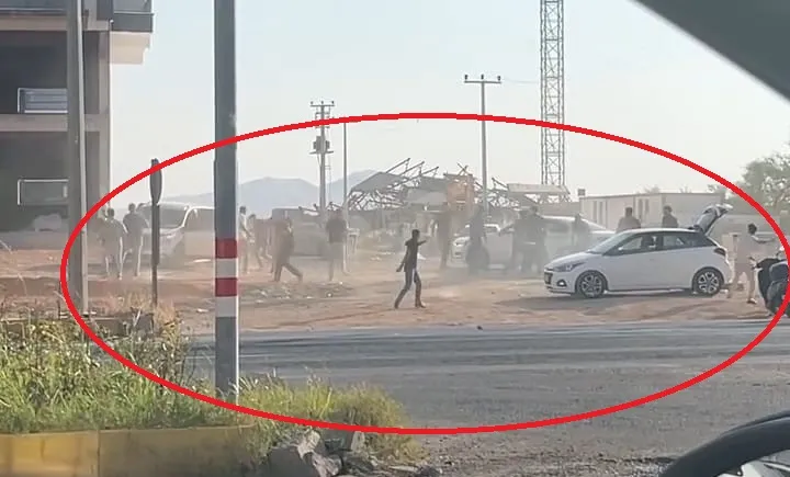 Ergani sokaklarında taşlı sopalı kavga anı kamerada